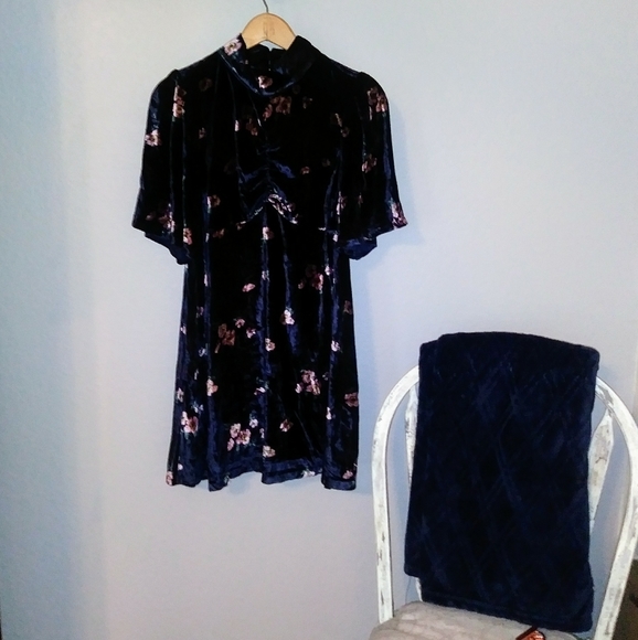 NWT- Free People velvet mini-6 - Picture 2 of 7